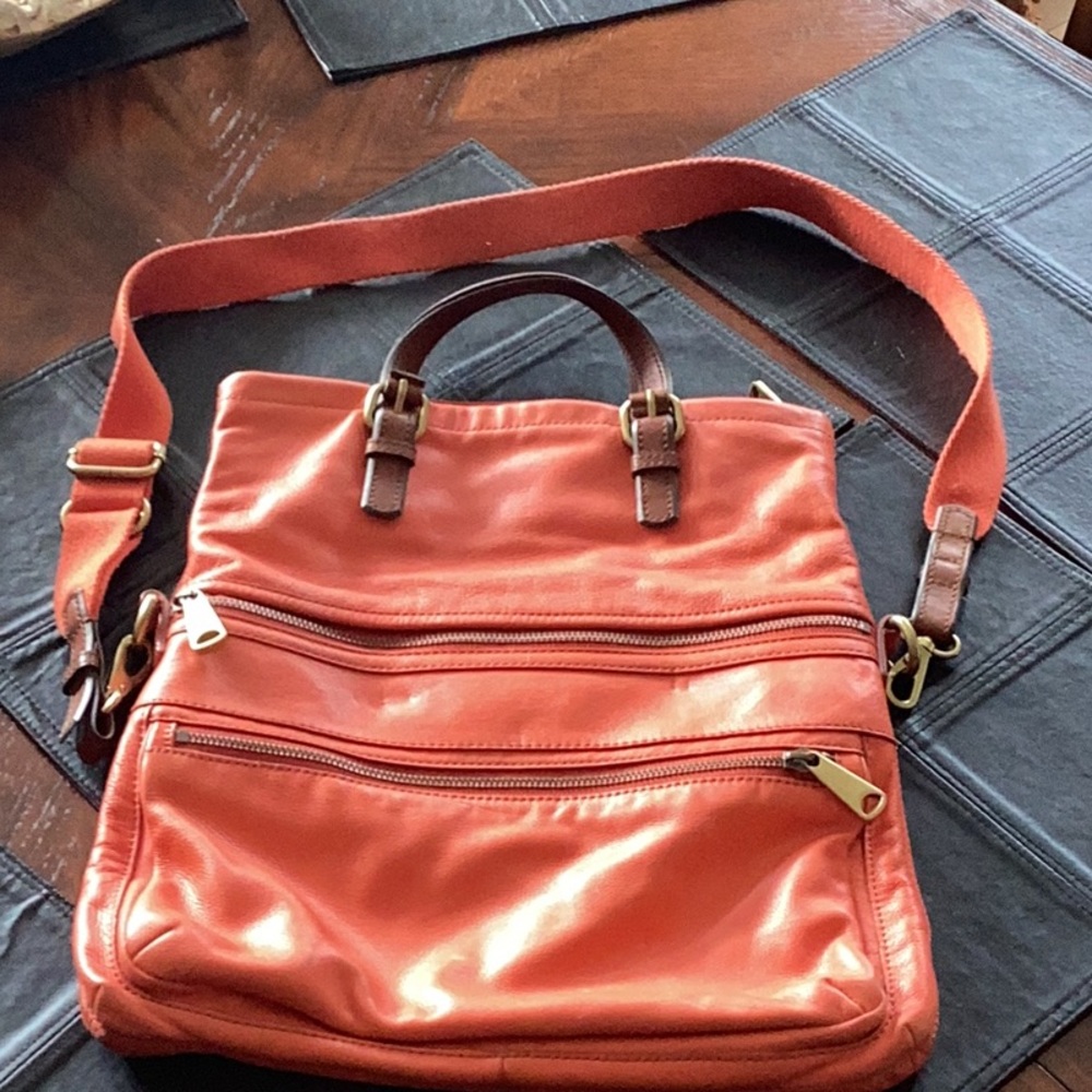 FOSSIL EXPLORER TOTE BAG ORANGE LEATHER CONVERTIBLE HANDBAG